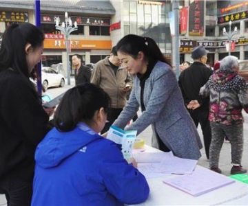 兩江新區康美街道開展女職工維權月宣傳活動